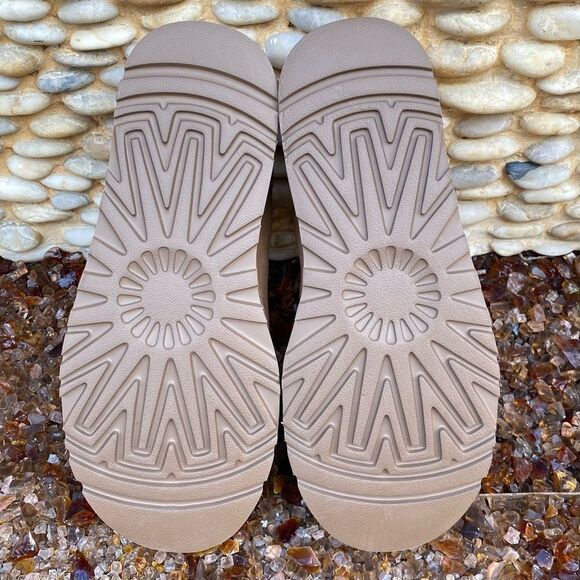 NWT New Elevates Tan Suede Slip-On Platform Slippers/Shoes w/Red Trim 9 - Picture 8 of 11